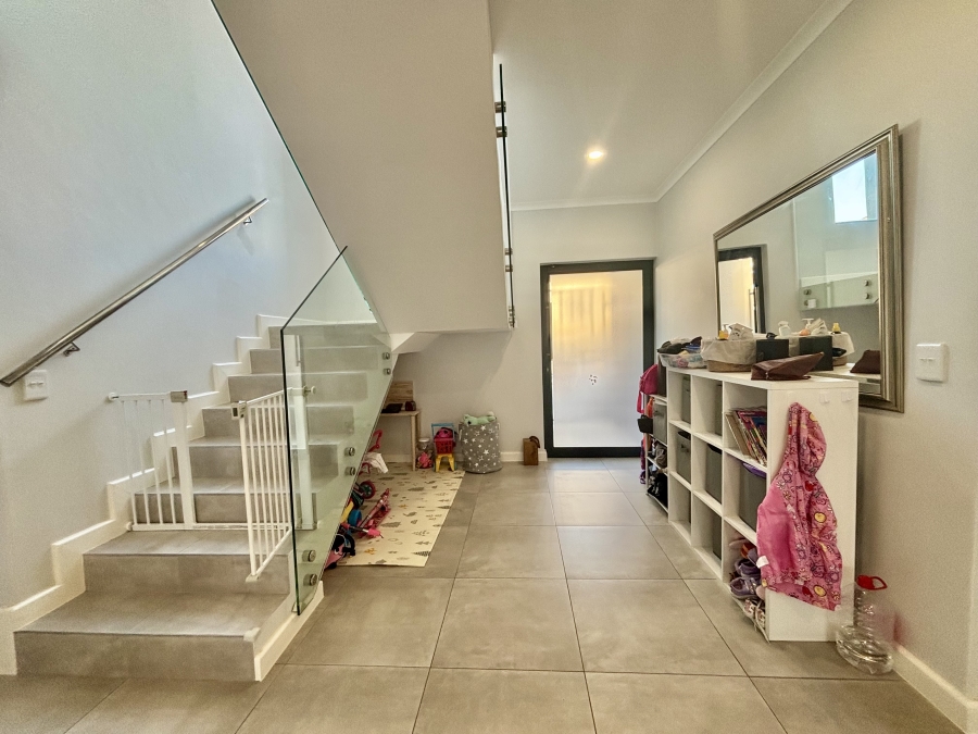 4 Bedroom Property for Sale in Sandown Western Cape